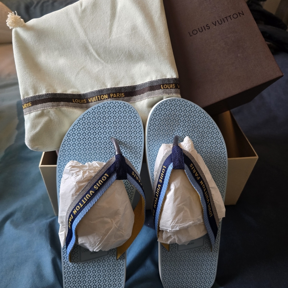 Authentic Louis Vuitton Bahia Thong Sandals Size 10